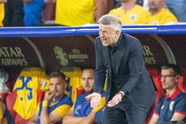 GER, EURO 2024, Group E, Belgium BEL vs Romania ROU 22 06 2024, Cologne Stadium, Koeln, GER, EURO 2024, Group E, Belgium BEL vs Romania ROU In the picture Edward Iordănescu Romania ROU, Head Koch roars shouts screams Single action, full body Full body Crop, single image, action, action scene Gestures, facial expressions, emotions nordphotoxGmbHxx xDenkinger nph00015