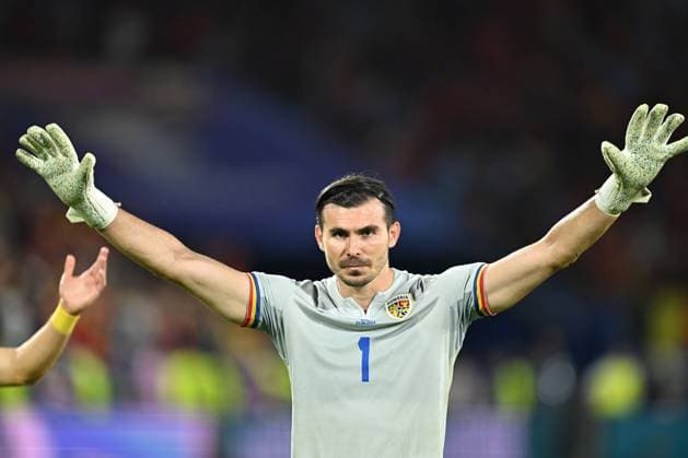 Florin NiÈÄƒ greets Romanian supporters after the UEFA EURO 2024 football match between Belgium and Romania at the Cologne Stadium in Cologne, Saturday 22 June 2024 Cologne Copyright: xRazvanxPasarica SPORTxPICTURESx