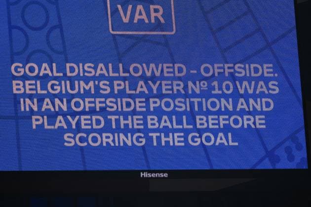 GER, EURO 2024, Group E, Belgium BEL vs Romania ROU 22 06 2024, Cologne Stadium, Koeln, GER, EURO 2024, Group E, Belgium BEL vs Romania ROU In picture LED display No Goal No Goal Review Offside Romelu Lukaku Belgium BEL, 10 Offside nordphotoxGmbHxx xDenkinger nph00015