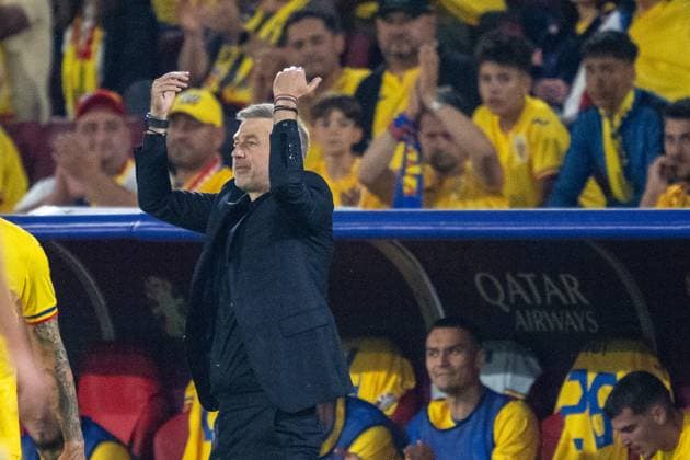 GER, EURO 2024, Group E, Belgium BEL vs Romania ROU 22 06 2024, Cologne Stadium, Cologne, GER, EURO 2024, Group E, Belgium BEL vs Romania ROU In the picture Edward Iordanescu Romania ROU, Head Chef Hands to the sky Gestures, facial expressions, emotions Single action, half body Half body Crop, single image, action, action, game scene nordphotoxGmbHxx xDenkinger nph00015