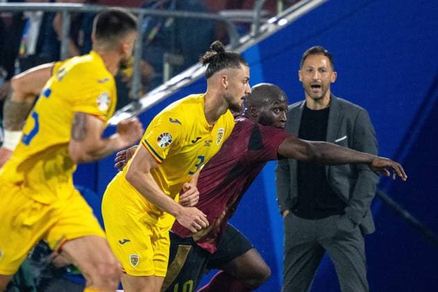 GER, EURO 2024, Group E, Belgium BEL vs Romania ROU 22 06 2024, Cologne Stadium, Cologne, GER, EURO 2024, Group E, Belgium BEL vs Romania ROU In the picture Radu Dragusin Romania ROU, 03 Romelu Lukaku Belgium BEL, 10 in duel, duel, dynamics, action, action, game scene single action, half body half body cutout, single image, action, action, game scene nordphotoxGmbHxx xDenkinger nph00015