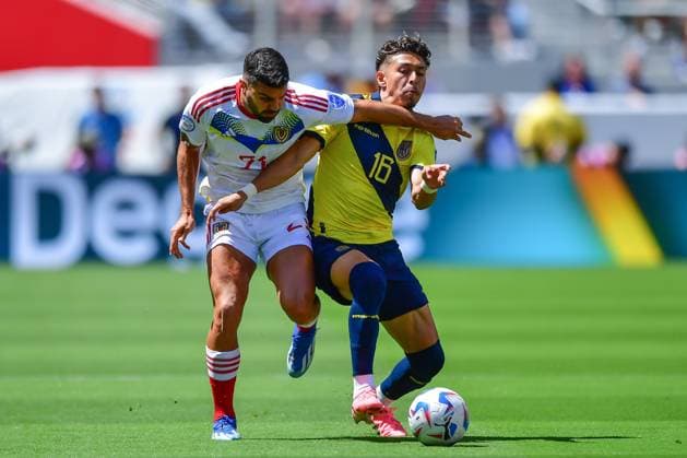 Football, Copa America, Ecuador - Venezuela