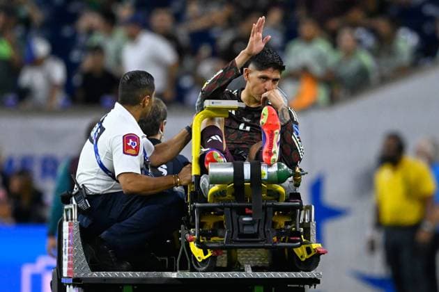 RECORD DATE NOT STATED Copa America USA 2024 Mexico vs Jamaica Edson Alvarez of Mexico leaves the match injured during the game between Mexican national team, Nationalteam (Mexico) and Jamaica as part of the CONMEBOL Copa America USA 2024 group B, at NRG Stadium, on June 22, 2024 in Houston, Texas, United States. HOUSTON TEXAS UNITED STATES  Copyright: xJorgexMartinezx 20240622210312_CA_GB_2024_MEX_JAM_ALVAREZ127