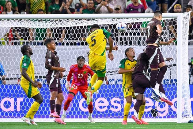 RECORD DATE NOT STATED Copa America USA 2024 Mexico vs Jamaica Cesar Montes of Mexico during the game between Mexican national team, Nationalteam (Mexico) and Jamaica as part of the CONMEBOL Copa America USA 2024 group B, at NRG Stadium, on June 22, 2024 in Houston, Texas, United States. HOUSTON TEXAS UNITED STATES  Copyright: xJorgexMartinezx 20240622212512_CA_GB_2024_MEX_JAM_MONTES169