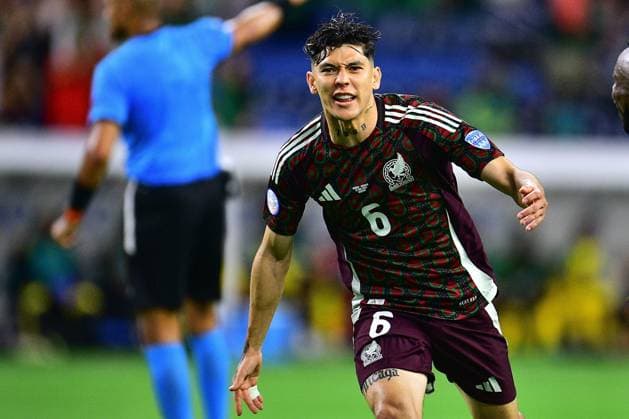 Sport Themen der Woche KW25 Sport Bilder des Tages RECORD DATE NOT STATED Copa America USA 2024 Mexico 1-0 Jamaica Gerardo Arteaga celebrates his goal 1-0 of Mexico during the game between Mexican national team, Nationalteam (Mexico) and Jamaica as part of the CONMEBOL Copa America USA 2024 group B, at NRG Stadium, on June 22, 2024 in Houston, Texas, United States. HOUSTON TEXAS UNITED STATES  Copyright: xAdrianxMaciasx 20240622220105_CA_GB_2024_MEX_JAM_ARTEAGA221