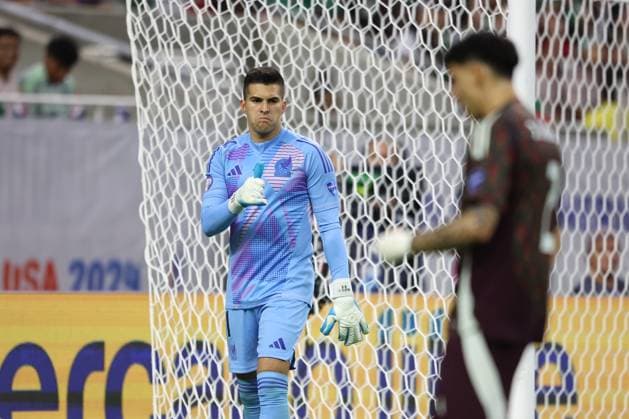 June 22, 2024, Houston, Houston, Tx, USA: Julio Joso GonzoÂ¡lez of Mexico fights reacts during a match between Mexico and Jamaica as part of group B of CONMEBOL Copa America 2024 at NRG Stadium on June 22, 2024 in Houston, USA. ( PxImages) Houston USA - ZUMAp175 20240622_zsa_p175_039 Copyright: xAlejandroxSalazarx