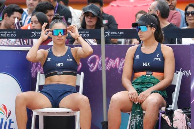 June 22, 2024, Tlaxcala, Ciudad de Mexico, Mexico: Atenas Gutierrez 1 and Susana Torres 2 of Team Mexico resting during the Women s quarter finals match of Norceca 2024 Beach volleyball, Beachvolleyball Olympic Qualification Tournament . Team Mexico defeats Team Costa Rica 2 sets to 0. on June 22, 2024 in Tlaxcala, Mexico. Tlaxcala Mexico - ZUMAe321 20240622_zsa_e321_079 Copyright: xEssenexHernandez xEyepixxGroupx