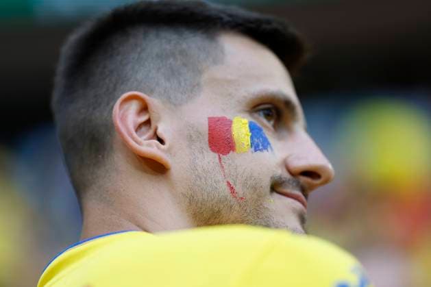 22 06 2024, Football, Euro 2024, Preliminary round, Belgium Romania, GER, Cologne, Cologne Stadium Picture v li Romanian fans, Copyright: HMBxMedia xHeikoxBecker