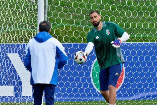 Gianluigi Donnarumma of Italy during UEFA EURO, EM, Europameisterschaft,Fussball 2024 - Italy training session, UEFA European Football Championship in Iserlohn, Germany, June 23 2024  Copyright: xx xx IPA_Agency_IPA47397900