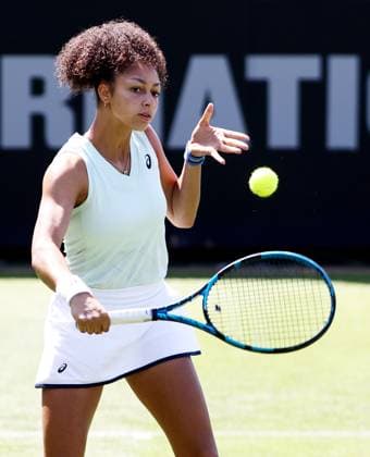Ranah Stoiber of Great Britain in action during day two. Rothesay International Eastbourne, Day 1, Tennis, Devonshire Park, Eastbourne, UK - 23 June 2024  Copyright: xJamesxMarsh Shutterstockx 14548083b