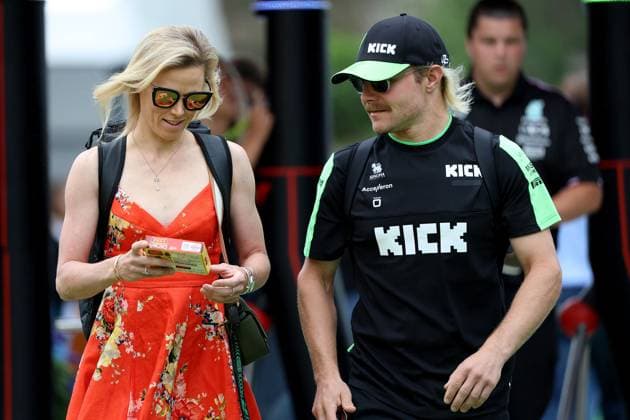 23 06 2024, xrarjax, Motorsport FIA Formula 1, Spanish Grand Prix emspor, v l Paddock Valtteri Bottas Sauber Stake F1 Team starting number 77 with his girlfriend Tiffany Cromwell Barcelona