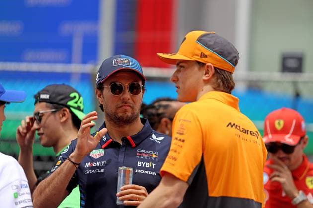 23 06 2024, xrarjax, Motorsport FIA Formula 1, Spanish Grand Prix emspor, v l driver parade Sergio Perez Oracle Red Bull Racing starting number 11 Oscar Piastri McLaren starting number 81 Barcelona