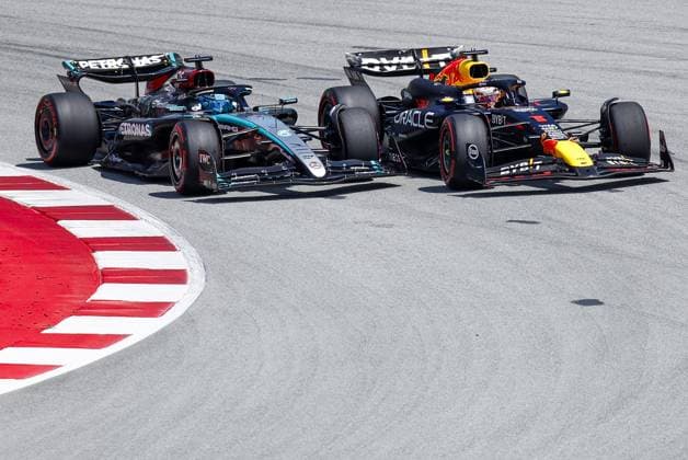 MONTMELO - (l-r) Lando Norris (McLaren), Max Verstappen (Red Bull Racing) in action during the Formula 1 Grand Prix of Spain at the Circuit de Catalunya. ANP SEM VAN DER WAL xVIxANPxSportx xxANPxIVx 501851928 originalFilename: 501851928.jpg