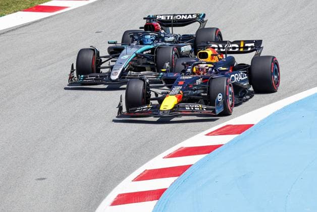 MONTMELO - (l-r) Lando Norris (McLaren), Max Verstappen (Red Bull Racing) in action during the Formula 1 Grand Prix of Spain at the Circuit de Catalunya. ANP SEM VAN DER WAL xVIxANPxSportx xxANPxIVx 501852005 originalFilename: 501852005.jpg