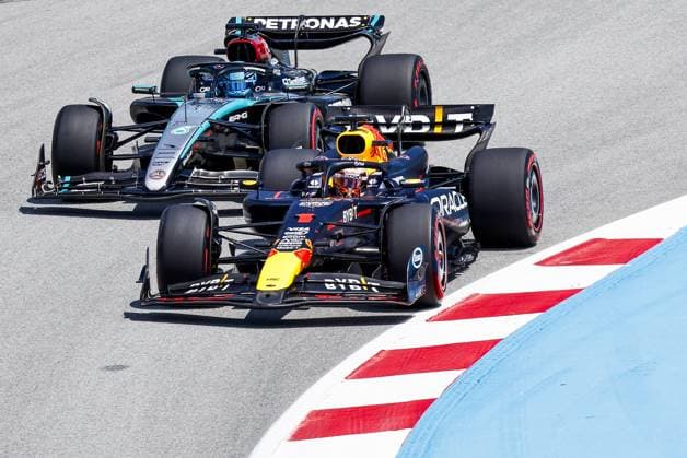 MONTMELO - (l-r) George Russell (Mercedes), Max Verstappen (Red Bull Racing) in action during the Formula 1 Grand Prix of Spain at the Circuit de Catalunya. ANP SEM VAN DER WAL xVIxANPxSportx xxANPxIVx 501853583 originalFilename: 501853583.jpg