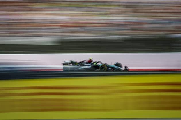 44 HAMILTON Lewis (gbr), Mercedes AMG F1 Team W15, action during the Formula 1 Aramco Gran Premio de Espana 2024, 10th round of the 2024 Formula One World Championship, WM, Weltmeisterschaft from June 21 to 23, 2024 on the Circuit de Barcelona-Catalunya, in Montmeló, Spain - F1 - SPANISH GRAND PRIX 2024 DPPI Panoramic  240623_R10_SPAGNA_DP_XB3_1480_