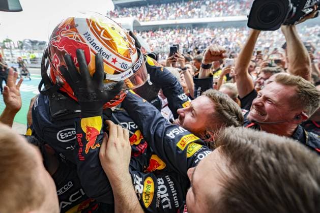Sport Bilder des Tages VERSTAPPEN Max (ned), Red Bull Racing RB20, portrait during the Formula 1 Aramco Gran Premio de Espana 2024, 10th round of the 2024 Formula One World Championship, WM, Weltmeisterschaft from June 21 to 23, 2024 on the Circuit de Barcelona-Catalunya, in Montmeló, Spain - F1 - SPANISH GRAND PRIX 2024 DPPI Panoramic  240623_R10_SPAGNA_DP_FGOO2342_