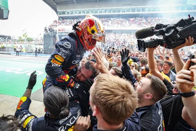 VERSTAPPEN Max (ned), Red Bull Racing RB20, portrait during the Formula 1 Aramco Gran Premio de Espana 2024, 10th round of the 2024 Formula One World Championship, WM, Weltmeisterschaft from June 21 to 23, 2024 on the Circuit de Barcelona-Catalunya, in Montmeló, Spain - F1 - SPANISH GRAND PRIX 2024 DPPI Panoramic  240623_R10_SPAGNA_DP_FGOO2307_