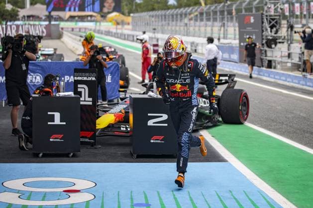 VERSTAPPEN Max (ned), Red Bull Racing RB20, portrait during the Formula 1 Aramco Gran Premio de Espana 2024, 10th round of the 2024 Formula One World Championship, WM, Weltmeisterschaft from June 21 to 23, 2024 on the Circuit de Barcelona-Catalunya, in Montmeló, Spain - F1 - SPANISH GRAND PRIX 2024 DPPI Panoramic  240623_R10_SPAGNA_DP_XB5_6012_