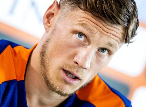 WOLFSBURG - Wout Weghorst during a press conference, PK, Pressekonferenz of the Dutch national team, Nationalteam in the Volkswagen Arena on June 23, 2024 in Wolfsburg, Germany. The Dutch national team is preparing for the group match at the European Football Championship in Germany against Austria. ANP KOEN VAN WEEL UEFA EURO, EM, Europameisterschaft,Fussball 2024 Germany 2024 xVIxANPxSportx xxANPxIVx 501860865 originalFilename: 501860865.jpg