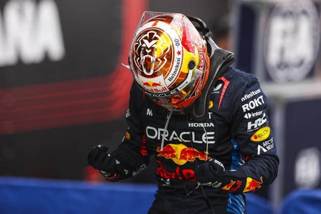 VERSTAPPEN Max (ned), Red Bull Racing RB20, portrait celebration during the Formula 1 Aramco Gran Premio de Espana 2024, 10th round of the 2024 Formula One World Championship, WM, Weltmeisterschaft from June 21 to 23, 2024 on the Circuit de Barcelona-Catalunya, in Montmeló, Spain - F1 - SPANISH GRAND PRIX 2024 DPPI Panoramic  240623_R10_SPAGNA_DP_EA015863