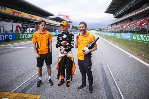 PIASTRI Oscar (aus), McLaren F1 Team MCL38, portrait, NORRIS Lando (gbr), McLaren F1 Team MCL38, portrait and STELLA Andrea (ita), Team Principal of McLaren F1 Team, portrait during the Formula 1 Aramco Gran Premio de Espana 2024, 10th round of the 2024 Formula One World Championship, WM, Weltmeisterschaft from June 21 to 23, 2024 on the Circuit de Barcelona-Catalunya, in Montmeló, Spain - F1 - SPANISH GRAND PRIX 2024 DPPI Panoramic 240623_R10_SPAGNA_DP_EA018034