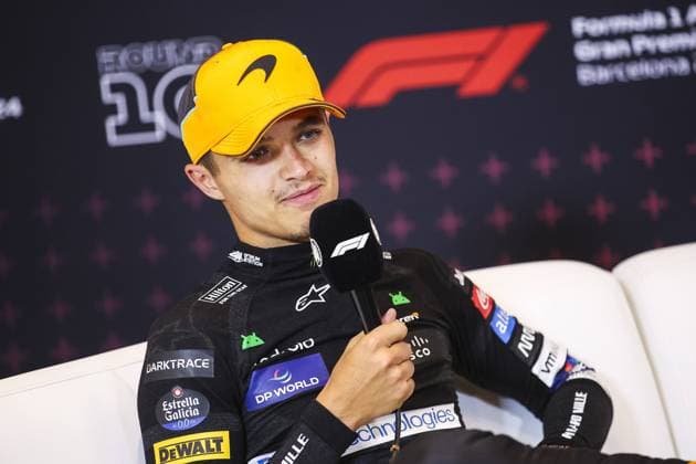 NORRIS Lando (gbr), McLaren F1 Team MCL38, portrait during the Formula 1 Aramco Gran Premio de Espana 2024, 10th round of the 2024 Formula One World Championship, WM, Weltmeisterschaft from June 21 to 23, 2024 on the Circuit de Barcelona-Catalunya, in Montmeló, Spain - F1 - SPANISH GRAND PRIX 2024 DPPI Panoramic  240623_R10_SPAGNA_DP_EA024137