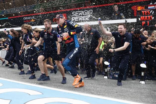 F1 Spanish Grand Prix 2024 Max Verstappen of Red Bull Racing with the team after the Formula 1 Spanish Grand Prix at Circuit de Barcelona-Catalunya in Barcelona, Spain on June 23, 2024. Barcelona Spain  Copyright: xJakubxPorzyckix originalFilename:porzycki-f1spanis240623_npkLq.jpg