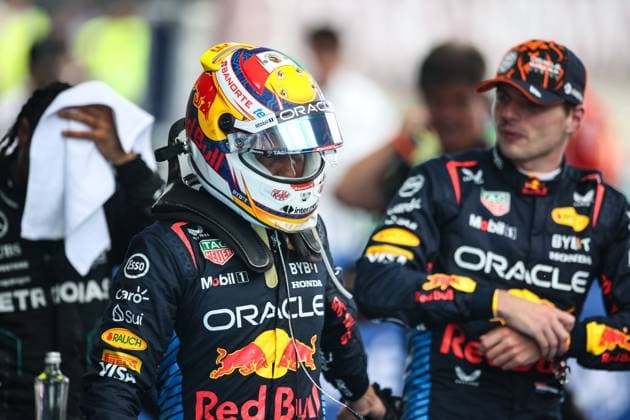 PEREZ Sergio (mex), Red Bull Racing RB20, portrait VERSTAPPEN Max (ned), Red Bull Racing RB20, portrait during the Formula 1 Aramco Gran Premio de Espana 2024, 10th round of the 2024 Formula One World Championship, WM, Weltmeisterschaft from June 21 to 23, 2024 on the Circuit de Barcelona-Catalunya, in Montmeló, Spain - F1 - SPANISH GRAND PRIX 2024 DPPI Panoramic 240623_R10_SPAGNA_DP_XB3_1708