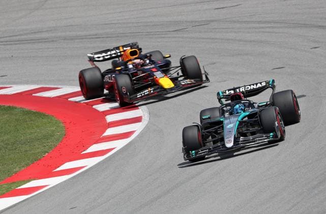 F1 Grand Prix of Spain George Russell, from Mercedes-AMG PETRONAS Formula One Team, is driving a Mercedes W15, and Max Verstappen is driving a Red Bull RB20, during the race of the Formula 1 Aramco Spanish Grand Prix, held at the Barcelona Catalunya circuit, in Barcelona, Spain, on June 23, 2024. Barcelona Barcelona Spain  Copyright: xUrbanandsportx originalFilename:urbanandsport-formula1240623_npffU.jpg