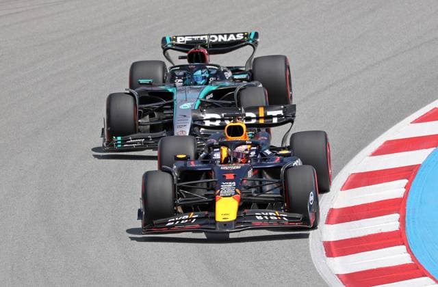 F1 Grand Prix of Spain Max Verstappen, from Oracle Red Bull Racing team, is driving a Red Bull and passing George Russell during the race of the Formula 1 Aramco Spanish Grand Prix, held at the Barcelona Catalunya circuit, in Barcelona, Spain, on June 23, 2024. Barcelona Barcelona Spain  Copyright: xUrbanandsportx originalFilename:urbanandsport-formula1240623_nppnb.jpg
