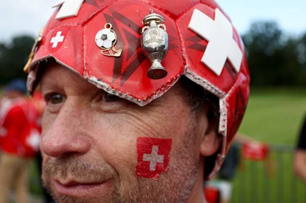 Switzerland fans arrive for the match Switzerland v Germany, UEFA European Championship, EM, Europameisterschaft 2024, Group A, Football, Frankfurt Arena, Frankfurt am Main, Germany, 23 Jun 2024 EDITORIAL USE ONLY No use with unauthorised audio, video, data, fixture lists, club league logos or live services. Online in-match use limited to 120 images, no video emulation. No use in betting, games or single club league player publications. Copyright: xMattxWest Shutterstockx 14548071p