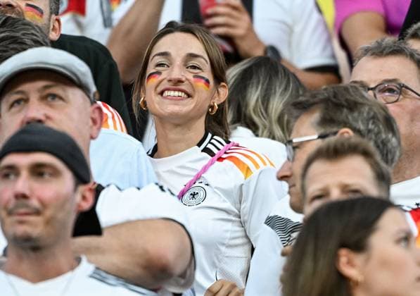 23 06 2024, xpsx, European Football Championship 2024, Switzerland Germany emspor, v l lena wurzenberger girlfriend coach Julian Nagelsmann German national football team DFB DFL DFB REGULATIONS PROHIBIT ANY USE OF PHOTOGRAPHS as IMAGE SEQUENCES and or QUASI VIDEO emspor Frankfurt