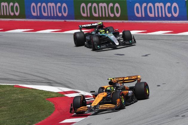 04 NORRIS Lando (gbr), McLaren F1 Team MCL38, action and 44 HAMILTON Lewis (gbr), Mercedes AMG F1 Team W15, action during the Formula 1 Aramco Gran Premio de Espana 2024, 10th round of the 2024 Formula One World Championship, WM, Weltmeisterschaft from June 21 to 23, 2024 on the Circuit de Barcelona-Catalunya, in Montmeló, Spain - F1 - SPANISH GRAND PRIX 2024 DPPI Panoramic  240623_R10_SPAGNA_DP_EA013488