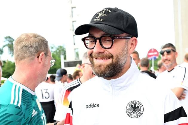 23 06 2024, xjrdrx, European Football Championship 2024, Switzerland Germany emspor, v l Singer Songwriter and Football Fan, Mark Forster DFL DFB REGULATIONS PROHIBIT ANY USE OF PHOTOGRAPHS as IMAGE SEQUENCES and or QUASI VIDEO Frankfurt