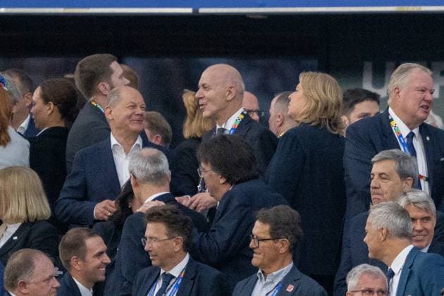 GER, EURO 2024, Group A, Switzerland SUI vs Germany GER 23 06 2024, Frankfurt Arena, Frankfurt, GER, EURO 2024, Group A, Switzerland SUI vs Germany GER In the picture A visibly cheerful Federal Chancellor Olaf Scholz in the stands laughing laughing smiling gestures, facial expressions, emotions nordphotoxGmbHxx xDenkinger nph00015