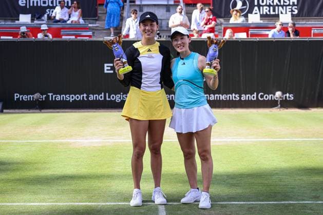 Doubles winners 2024 Xinyu Wang CHN and Saisai Zheng CHN , ecotrans Ladies Open 2024, Berlin, LTTC Rot Weiß , 23 06 2024, Copyright: xClaudioxGärtnerx
