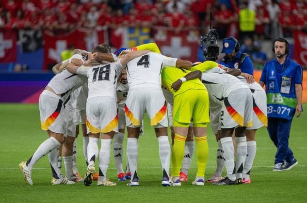 Soccer, men, season 2023 24, Euro EM 2024, Group A 3 matchday in Frankfurt, Switzerland Germany, Germany in the circle, 23 06 2024, Copyright: xMatthiasxKochx