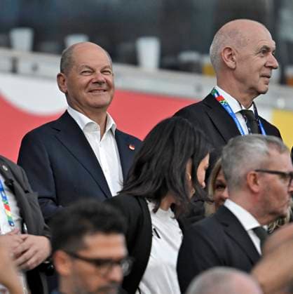 23 06 2024, Football UEFA EURO 2024, preliminary round, match day 3, Germany Switzerland, in the Frankfurt Arena in Frankfurt am Main, Federal Chancellor Olaf Scholz Germany and Foreign Minister Annalena Baerbock Germany