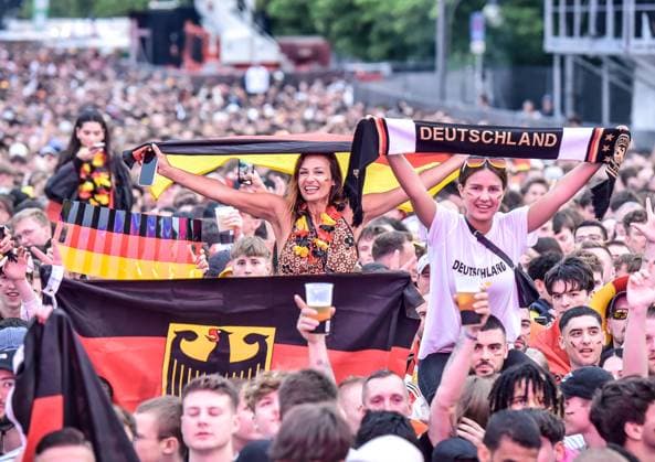 Football, EM 2024 Fan Zone in Berlin at the Brandenburg Gate 23 06 2024, xdanx, Football, EM 2024 Fan Zone in Berlin at the Brandenburg Gate, v l emotions, fans, atmosphere, flags, logo, Germany,Germany,spectators, jerseys Berlin Fan Mile Berlin Germany EN Copyright: xDanielxLakomskix