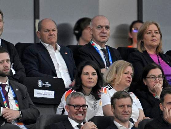 23 06 2024, Football UEFA EURO 2024, preliminary round, match day 3, Germany Switzerland, in the Frankfurt Arena in Frankfurt am Main, Federal Chancellor Olaf Scholz Germany and Foreign Minister Annalena Baerbock Germany with Germany jersey and Nancy Fässer Germany