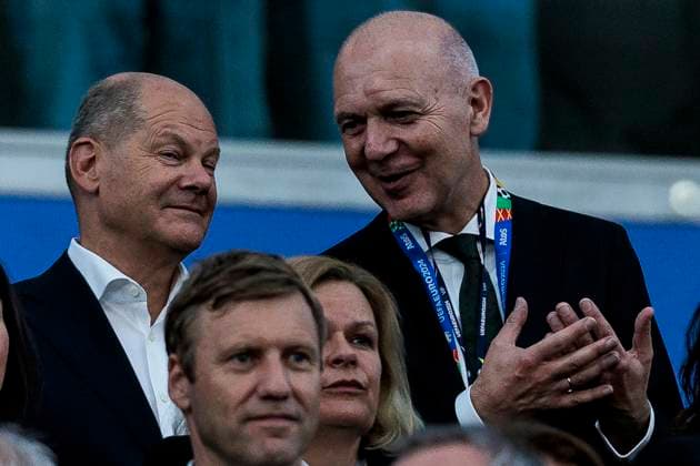 UEFA EURO 2024 Switzerland Germany 23 06 2024 Olaf Scholz, Bernd Neuendorf DFB President UEFA EURO 2024 Switzerland Germany Frankfurt Arena, Frankfurt am 23 06 2024 Copyright: xBEAUTIFULxSPORTS Wunderlx