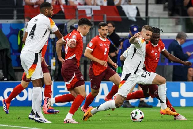 Robert Andrich Germany 23 vs Breel Donald Embolo Switzerland, 07 , Jonathan Tah Germany 04 , Remo Freuler Switzerland 08 GER, Switzerland SUI vs Germany DEU , European Football Championship, UEFA EURO 2024, Group A, Matchday 3, 23 06 2024 GER, Switzerland SUI vs Germany DEU , European Football Championship, UEFA EURO 2024, Group A, Matchday 3, 23 06 2024 Frankfurt Copyright: xEibner-Pressefoto RogerxBuerkex EP