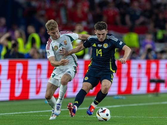 Football - UEFA EURO, EM, Europameisterschaft,Fussball 2024 - Group A - Scotland v Hungary STUTTGART, GERMANY - Sunday, June 23, 2024: Hungary s Andras Schäfer (L) is challenged by Scotland s Billy Gilmour during the UEFA Euro 2024 Group A match between Scotland and Hungary at the Stuttgart Arena. (Photo by David Rawcliffe Propaganda) STUTTGART Stuttgart Arena BADEN-WÜRTTEMBERG GERMANY  Copyright: xDavidxRawcliffex P2024-06-23-Scotland_Hungary-42