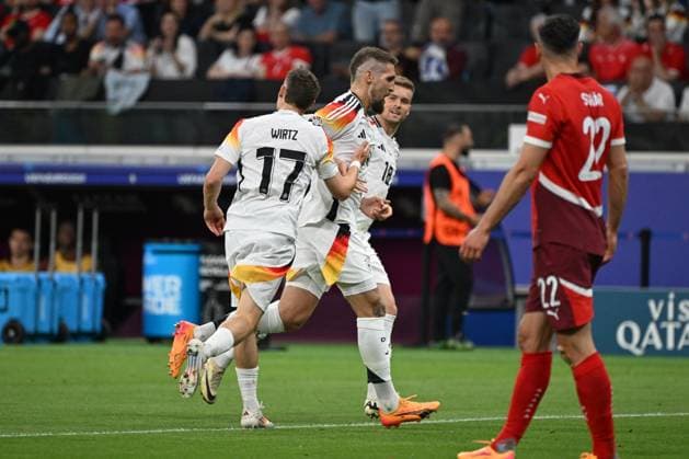 23 06 2024, xjhx, Football EM 2024, Switzerland Germany emspor, v l Robert Andrich Germany, 23 Jubel, Torjubel, jubelt ueber das Tor, celebrate the goal, celebration UEFA REGULATIONS PROHIBIT ANY USE OF PHOTOGRAPHS as IMAGE SEQUENCES and or QUASI VIDEO Frankfurt