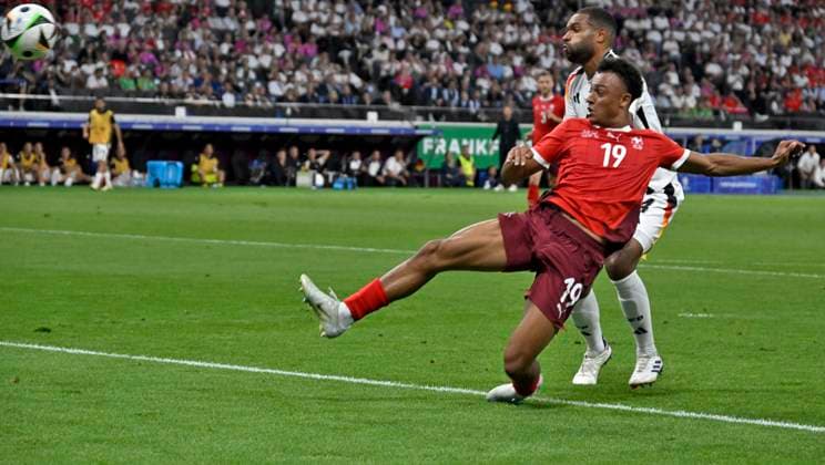 23 06 2024, Football UEFA EURO 2024, Preliminary Round, Matchday 3, Germany Switzerland, at Frankfurt Arena in Frankfurt am Main, Dan Ndoye Switzerland scores to make it 1 0