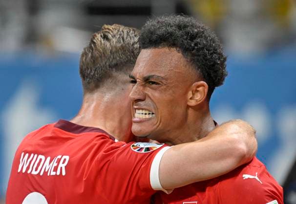 23 06 2024, Football UEFA EURO 2024, preliminary round, match day 3, Germany Switzerland, at the Frankfurt Arena in Frankfurt am Main, Dan Ndoye Switzerland cheers with Silvan Widmer Switzerland