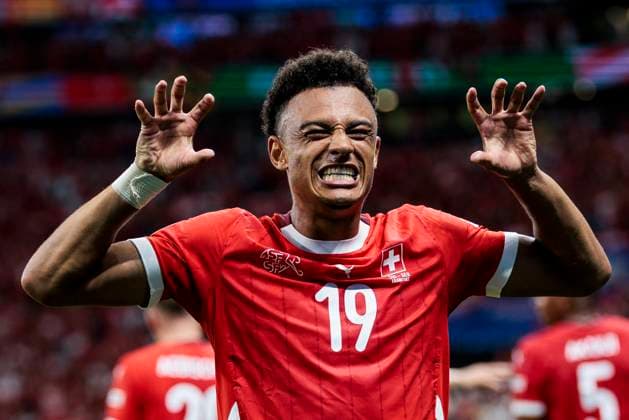 Bilder des Jahres 2024, Sport 06 Juni Sport Bilder des Tages UEFA EURO, EM, Europameisterschaft,Fussball 2024: Schweiz - Deutschland; 23.06.2024 Dan Ndoye (Schweiz, 19) jubelt nach seinem Tor. UEFA EURO 2024: Schweiz - Deutschland; Frankfurt Arena, Frankfurt am 23.06.2024 *** UEFA EURO 2024 Switzerland Germany 23 06 2024 Dan Ndoye Switzerland, 19 cheers after his goal UEFA EURO 2024 Switzerland Germany Frankfurt Arena, Frankfurt 23 06 2024 Copyright: xBEAUTIFULxSPORTS Wunderlx