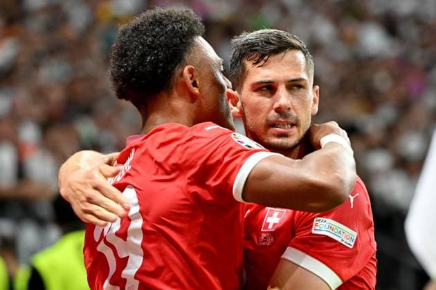 23 06 2024, xjrdrx, European Football Championship 2024, Switzerland Germany emspor, v l goal celebration after the goal to celebrate the goal celebrate 1 0 by Dan Ndoye Switzerland DFL DFB REGULATIONS PROHIBIT ANY USE OF PHOTOGRAPHS as IMAGE SEQUENCES and or QUASI VIDEO Frankfurt