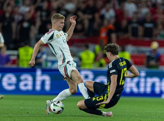 Football - UEFA EURO, EM, Europameisterschaft,Fussball 2024 - Group A - Scotland v Hungary STUTTGART, GERMANY - Sunday, June 23, 2024: Hungary s Andras Schäfer (L) challenges Scotland s Jack Hendry during the UEFA Euro 2024 Group A match between Scotland and Hungary at the Stuttgart Arena. (Photo by David Rawcliffe Propaganda) STUTTGART Stuttgart Arena BADEN-WÜRTTEMBERG GERMANY  Copyright: xDavidxRawcliffex P2024-06-23-Scotland_Hungary-60